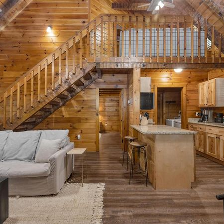 Dudley I By Avantstay Cosy Cabin W Hot Tub Incredible Views Pigeon Forge Extérieur photo